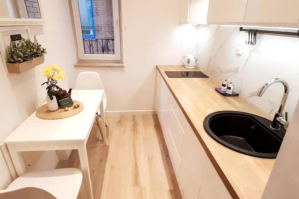 Rondo Onz Metro, Krochmalna 32A Street Varsovia Exterior foto